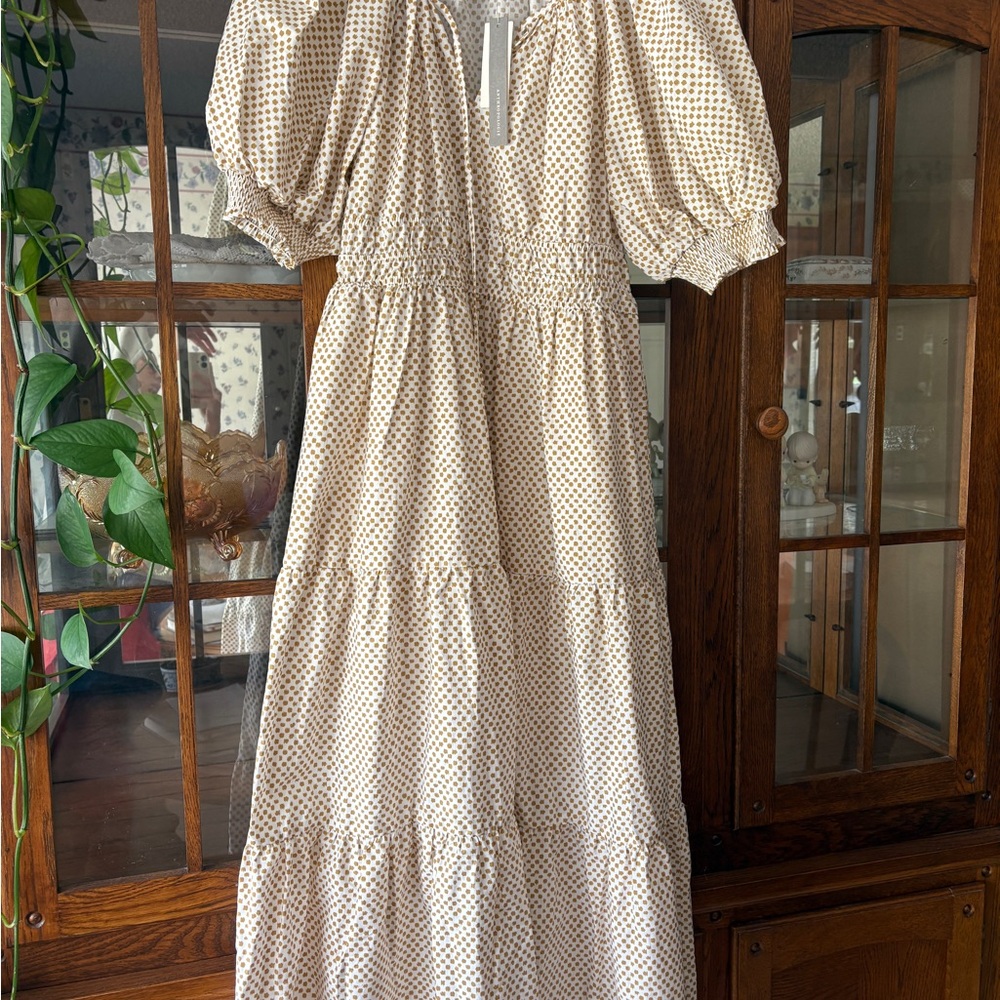 Anthropologie the Somerset: Puff sleeve edition in Neutral Motif NWT size medium - Picture 6 of 7